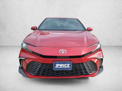 Used 2025 Toyota Camry SE w/ Convenience Package FWD image 2