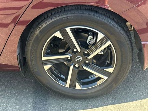 Certified 2025 Nissan Sentra SV image 30