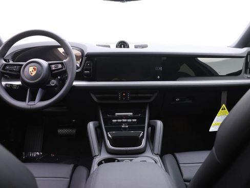 Used 2024 Porsche Cayenne Coupe image 22