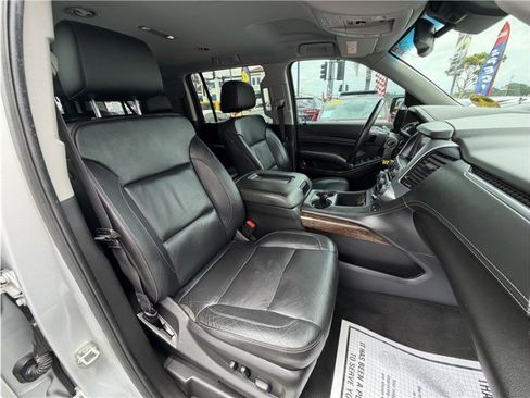 Used 2018 Chevrolet Suburban LT RWD image 32