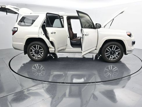 Used 2019 Toyota 4Runner Limited AWD/4WD image 39