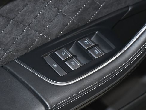 Used 2023 Audi S8 image 15