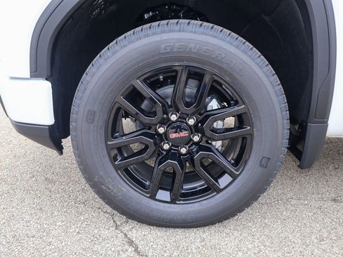 New 2026 GMC Sierra 1500 Elevation image 31
