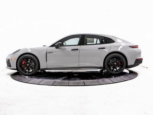 New 2026 Porsche Panamera 4S image 3