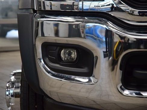 Used 2024 RAM 5500 Tradesman w/ Chrome Appearance Group image 8