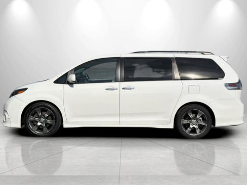 Used 2015 Toyota Sienna SE image 5