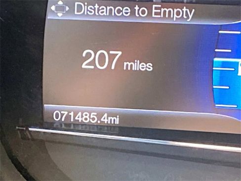 Used 2017 Ford Explorer Limited image 18