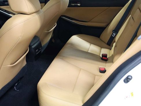 Used 2016 Lexus IS 200t image 33