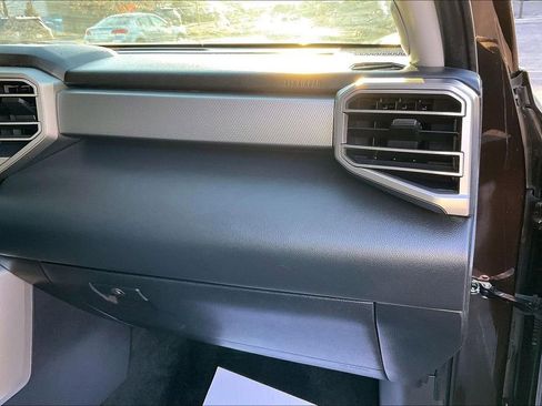 Used 2024 Toyota Tundra Limited image 19