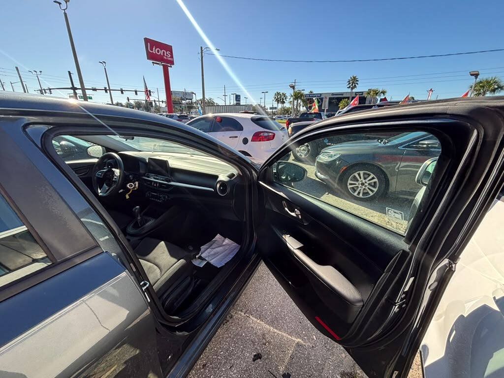 Used 2019 Kia Forte Sedan FWD image 12