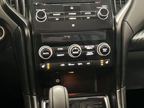 Used 2022 Subaru Ascent Onyx Edition image 18