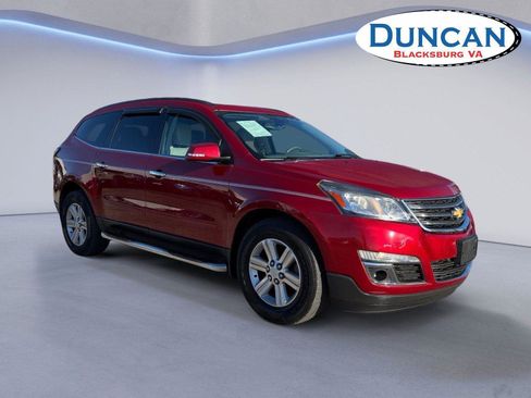Used 2014 Chevrolet Traverse LT image 1