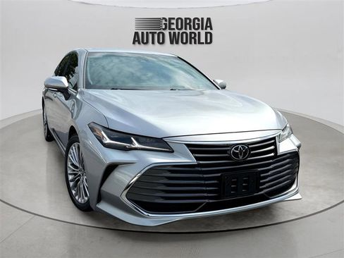 Used 2019 Toyota Avalon Limited image 7