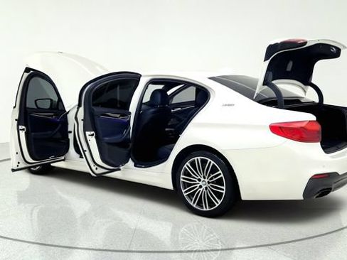 Used 2018 BMW 530e w/ M Sport Package 2 RWD image 16