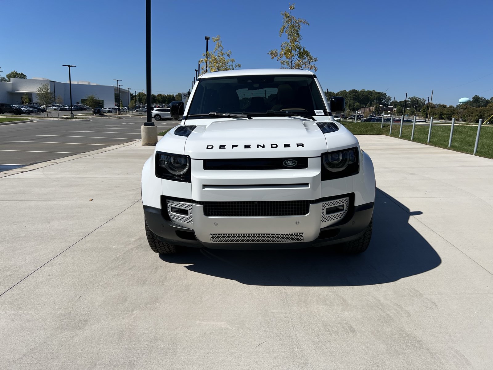 Used 2025 Land Rover Defender 110 S AWD/4WD image 3