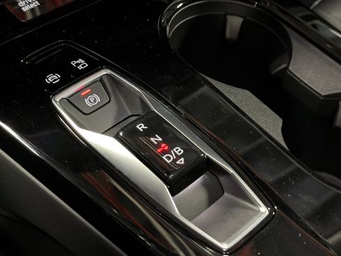 Used 2025 Audi A6 e-tron Premium RWD image 20