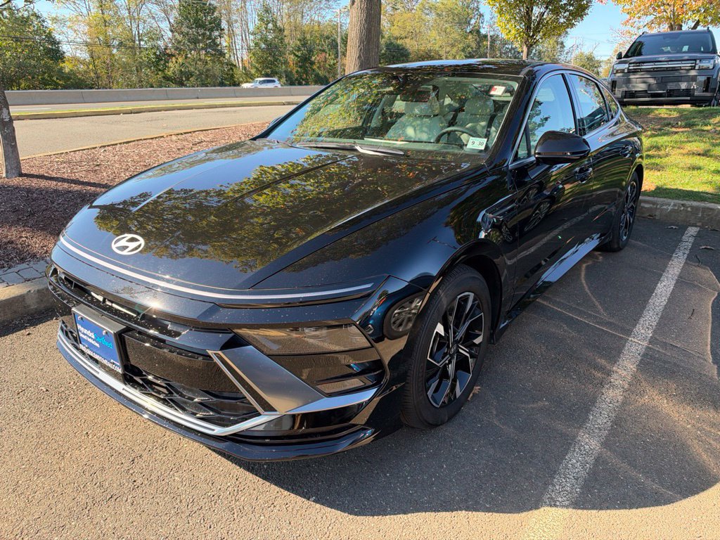 Certified 2025 Hyundai Sonata SEL AWD/4WD image 1
