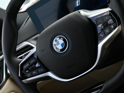 Used 2025 BMW i4 xDrive40i w/ Parking Assistance Package AWD/4WD image 24