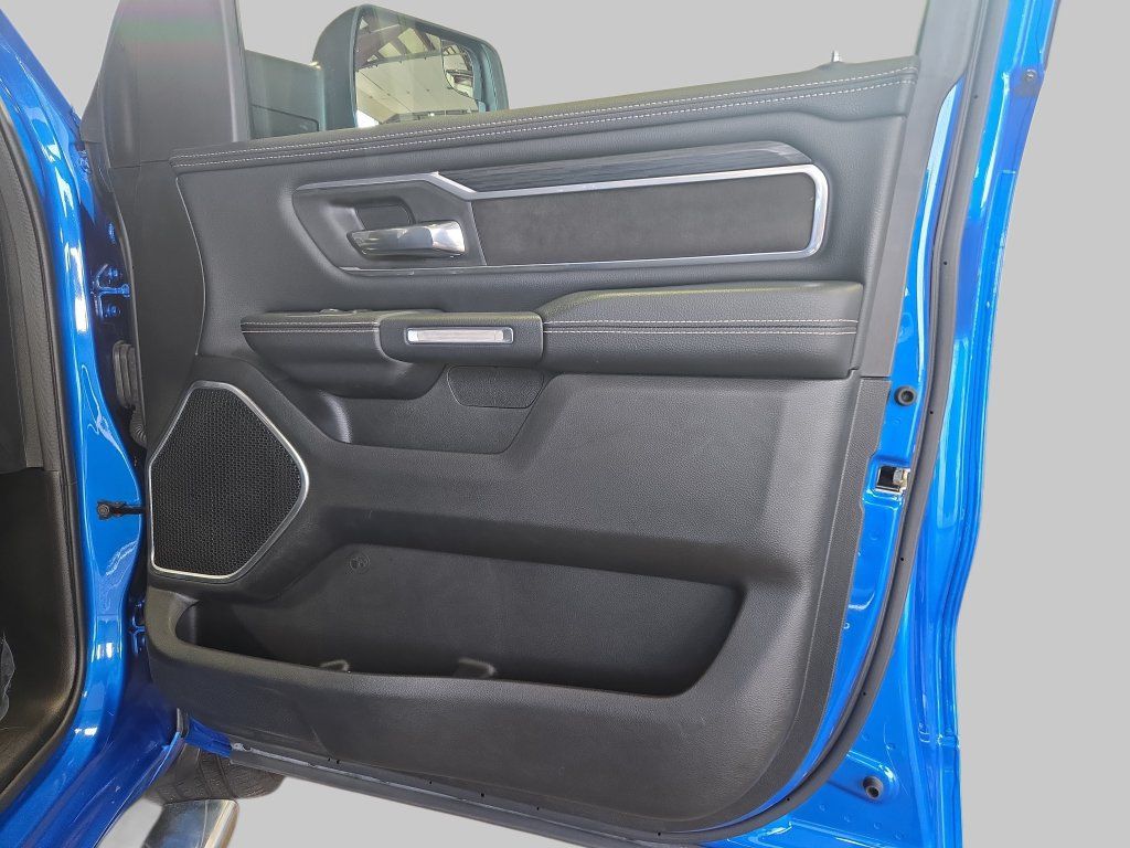 Used 2023 RAM 1500 Laramie AWD/4WD image 12