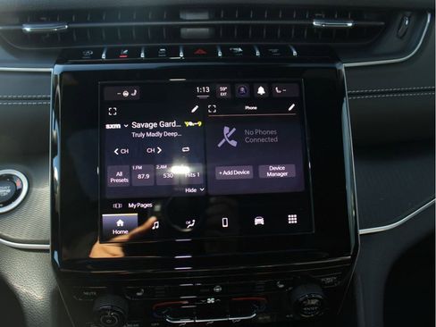 New 2025 Jeep Grand Cherokee Altitude image 17