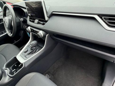 Used 2025 Toyota RAV4 LE AWD/4WD image 30