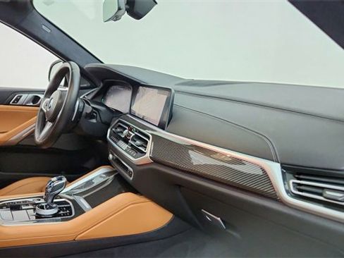 Used 2022 BMW X6 M50i w/ Premium Package image 21