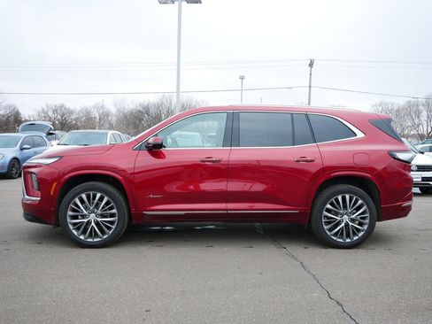 Used 2025 Buick Enclave Avenir w/ Trailering Package, 5000 lbs. image 4