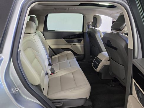 Used 2024 Lincoln Nautilus Premier w/ Equipment Group 102A image 18