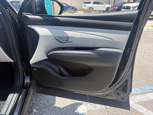 Used 2025 Hyundai Tucson Limited AWD/4WD image 18