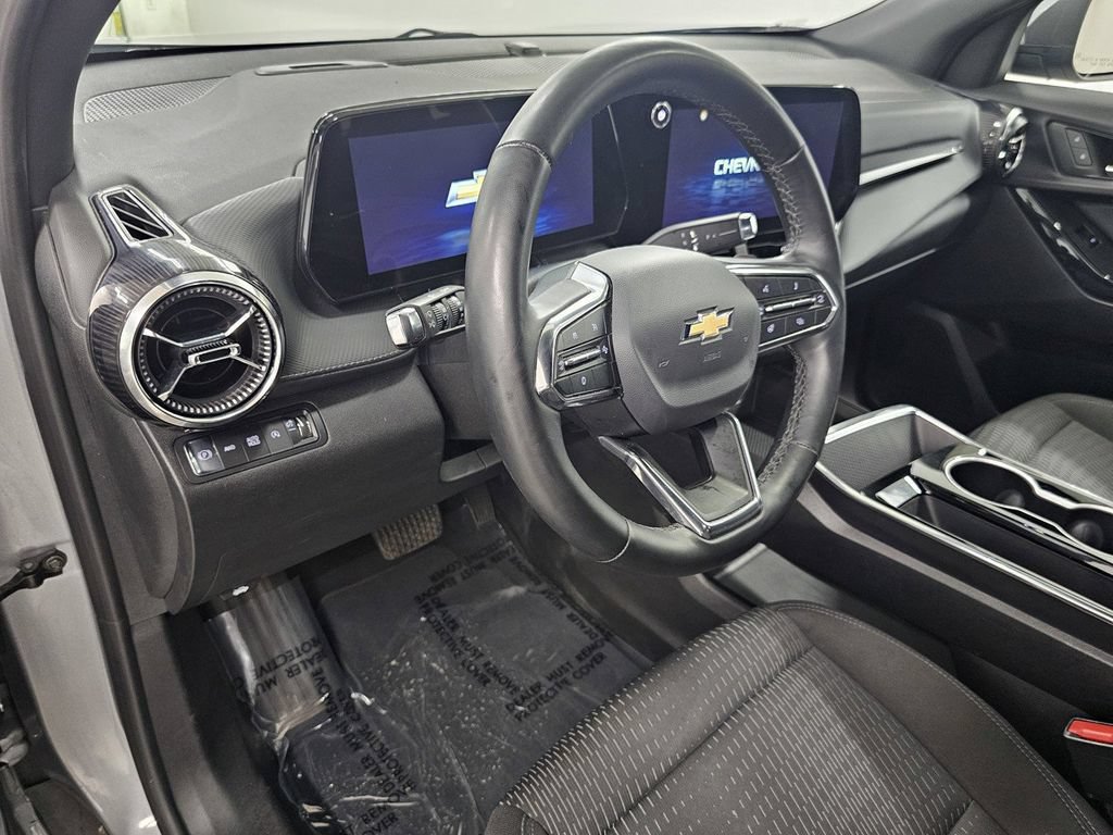 Used 2025 Chevrolet Equinox LT AWD/4WD image 10