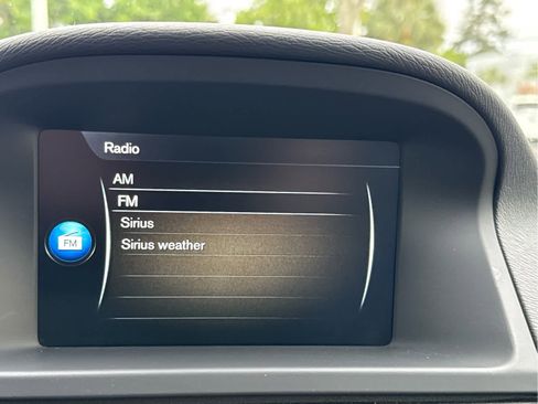 Used 2015 Volvo XC70 T6 Platinum w/ Climate Package image 31