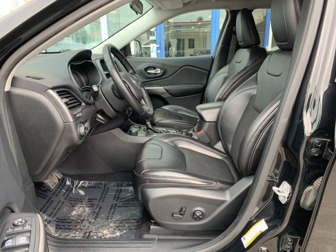 Used 2019 Jeep Cherokee Latitude Plus image 10