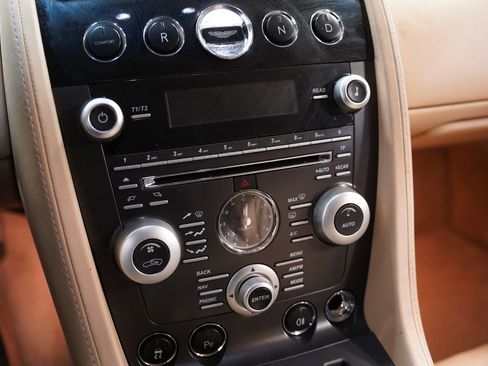 Used 2009 Aston Martin V8 Vantage Coupe image 33