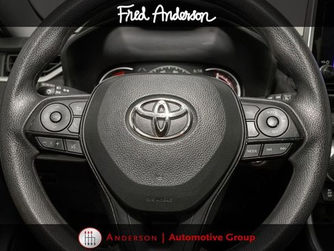 Used 2025 Toyota RAV4 XLE FWD image 17