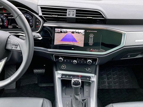 Used 2025 Audi Q3 2.0T Premium w/ Convenience Package image 6