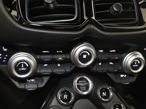 Used 2019 Aston Martin V8 Vantage Coupe image 24