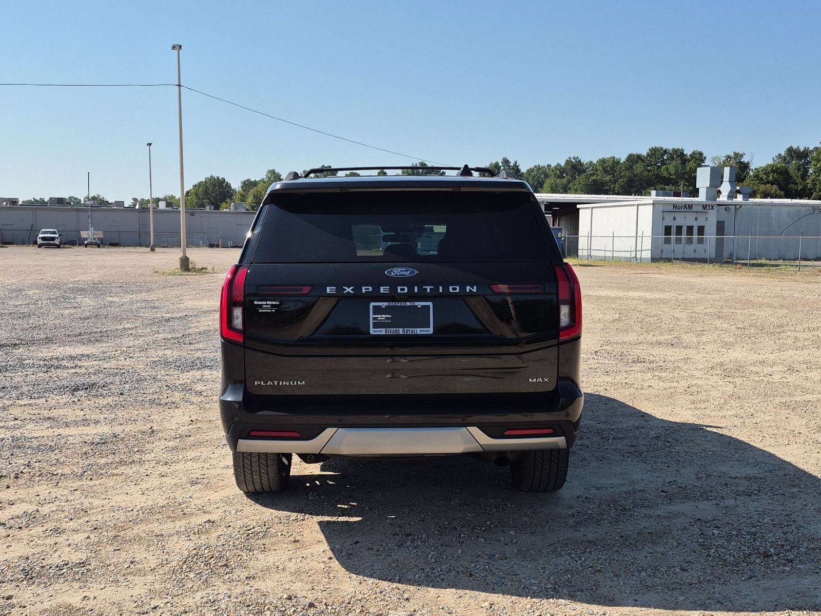 Used 2025 Ford Expedition Max Platinum w/ Platinum Ultimate Package AWD/4WD image 5