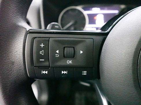 Used 2023 Nissan Rogue SV AWD/4WD image 17