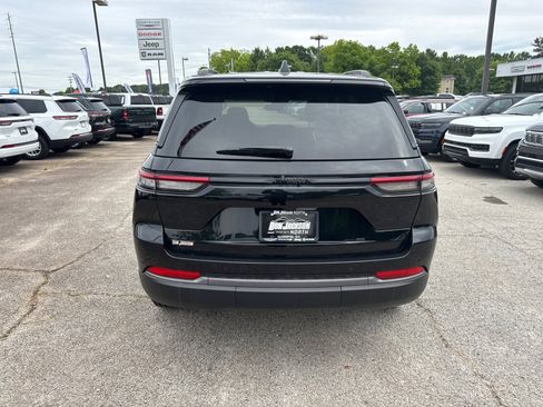 New 2026 Jeep Grand Cherokee Altitude AWD/4WD image 7