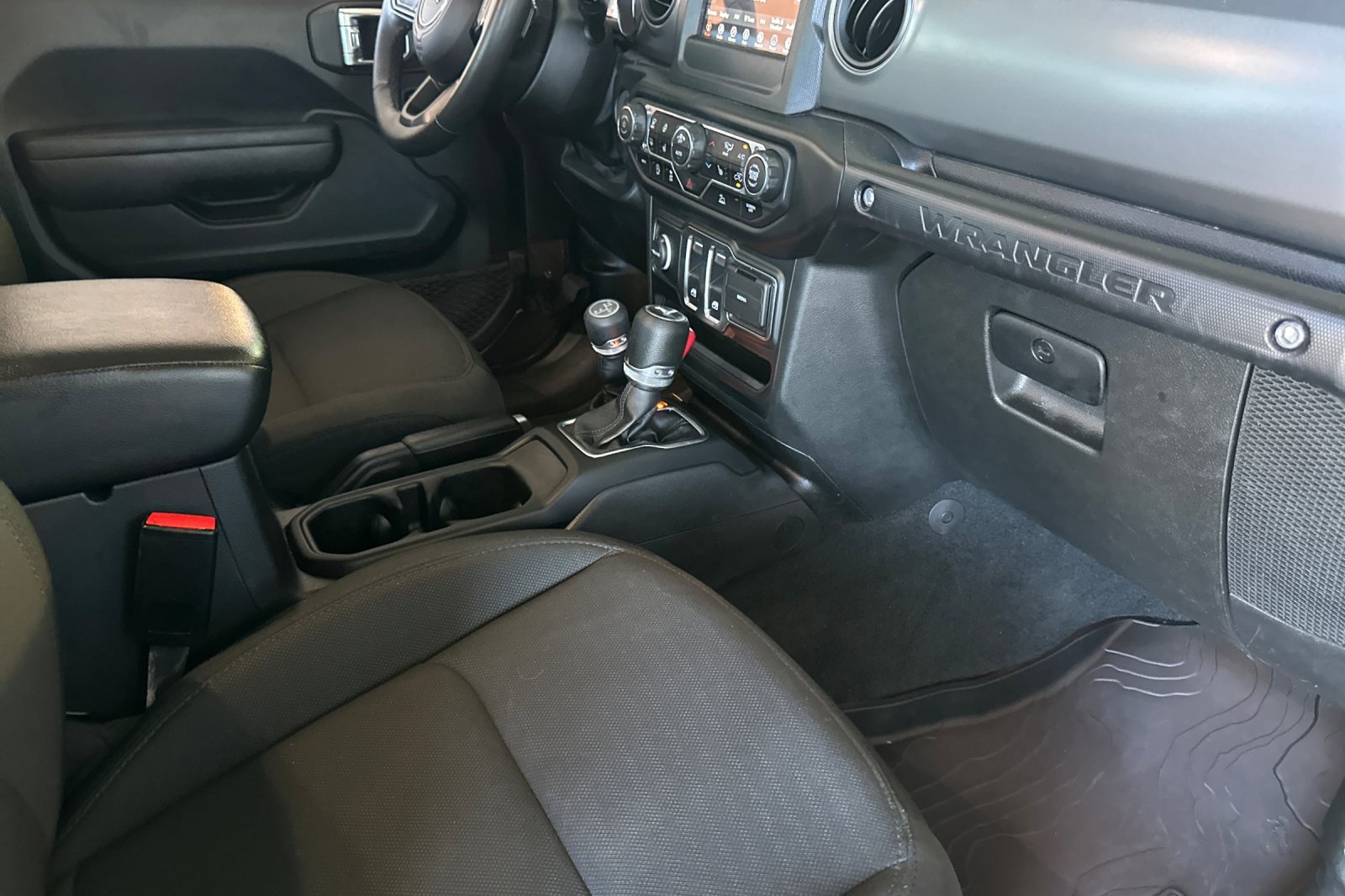 Used 2022 Jeep Wrangler Sport AWD/4WD image 16