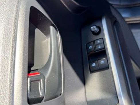 Used 2020 Toyota Tacoma SR5 image 8