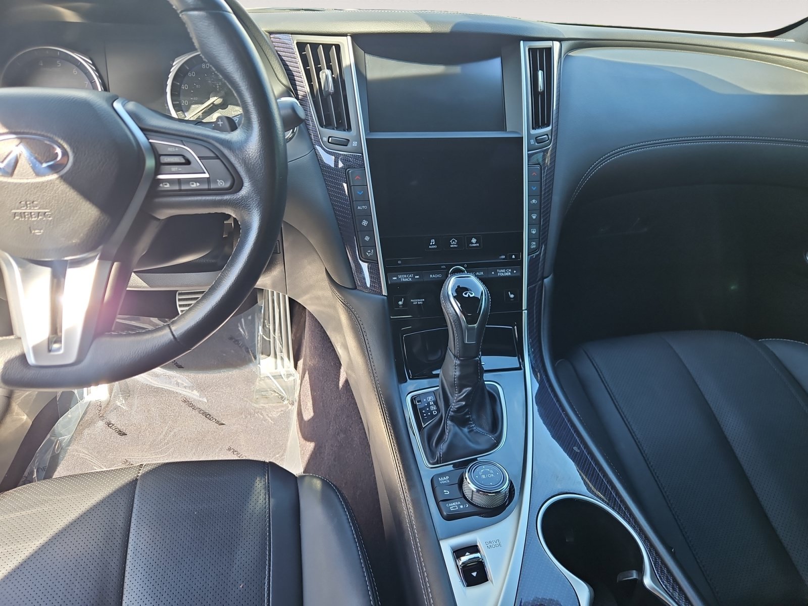 Used 2017 INFINITI Q60 Red Sport 400 AWD/4WD image 11