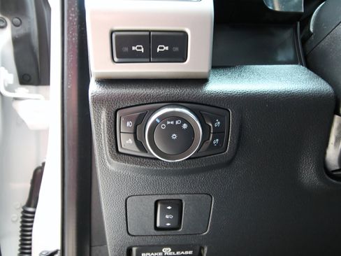 Used 2020 Ford F350 Lariat w/ Lariat Value Package AWD/4WD image 26