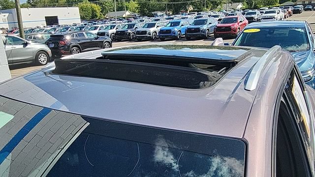 Used 2024 Chevrolet Equinox EV LT FWD image 7