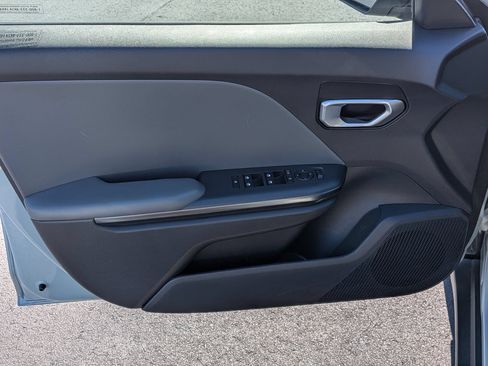 Used 2025 Kia K4 FWD image 11