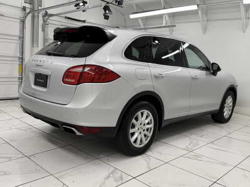 Used 2013 Porsche Cayenne AWD/4WD image 11