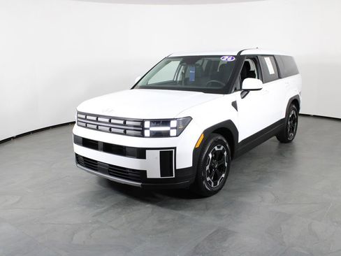 Used 2026 Hyundai Santa Fe SE image 2