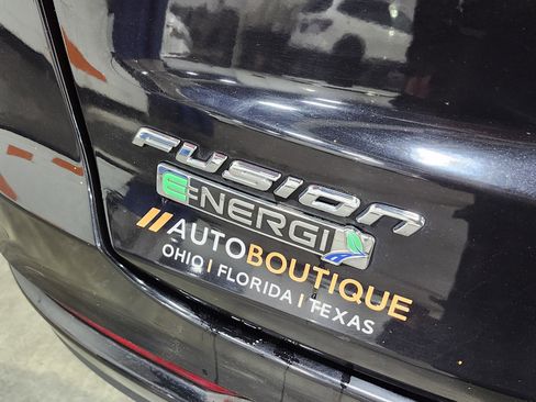 Used 2019 Ford Fusion Energi Titanium image 23