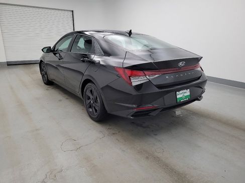 Used 2023 Hyundai Elantra SEL w/ Preferred Accessory Package FWD image 5