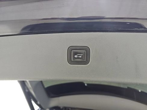 Used 2020 Chevrolet Blazer LT FWD image 17